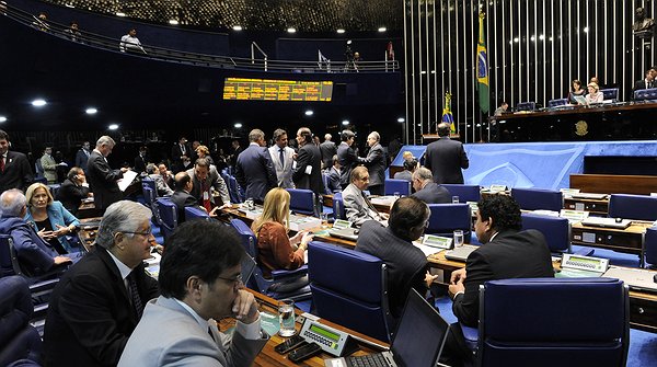 senado.jpg.600x335_q85_crop_detail